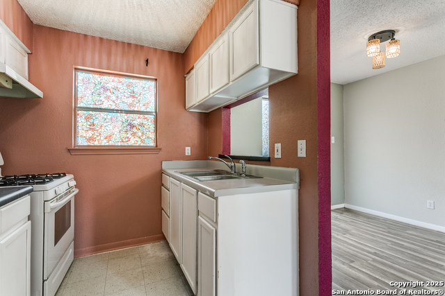 Image 12 of 24 For 221 Sharer  