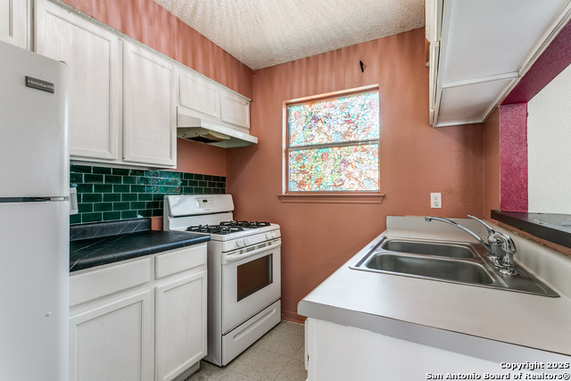 Image 13 of 24 For 221 Sharer  