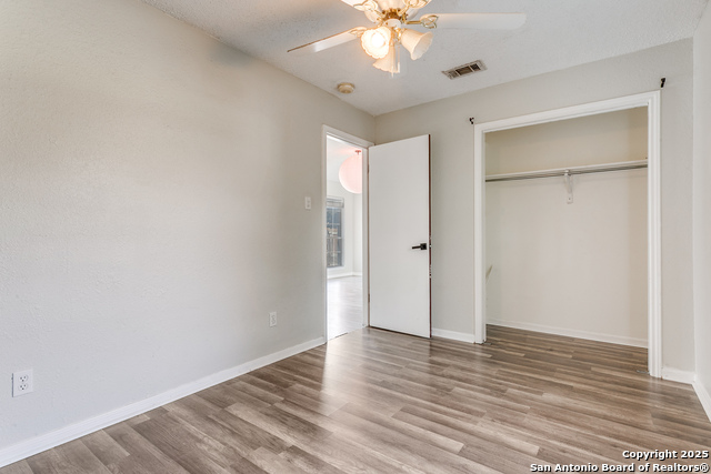 Image 18 of 24 For 221 Sharer  