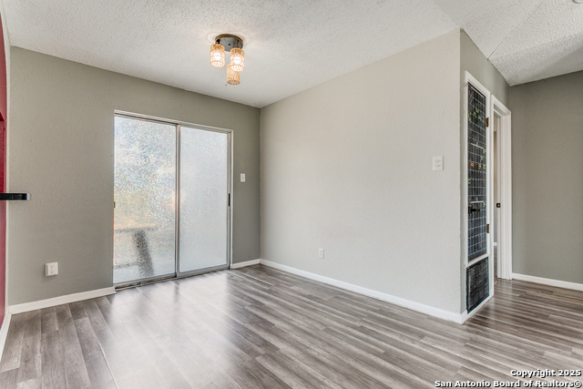 Image 7 of 24 For 221 Sharer  