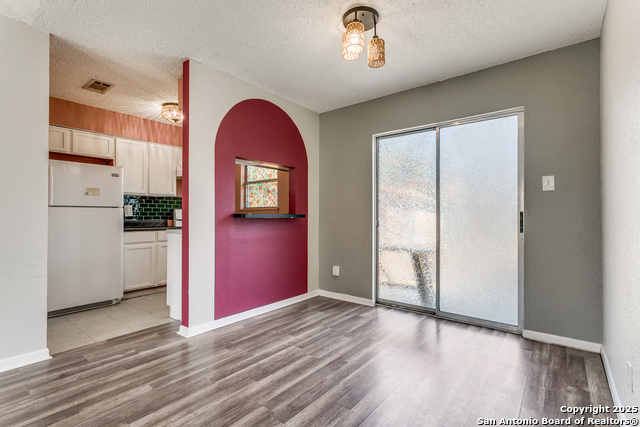 Image 9 of 24 For 221 Sharer  