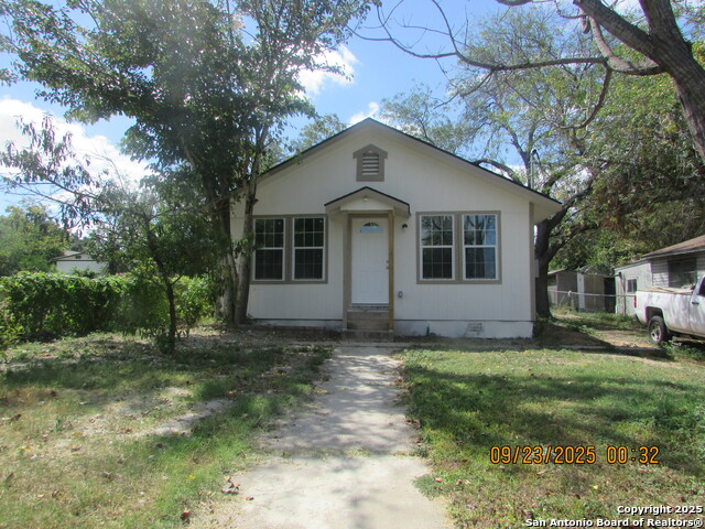Image 2 of 17 For 2116 Mckinley