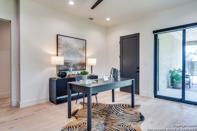 Listing photo id 9 for 401 Oak Park Dr Unit B