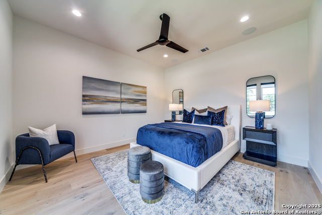 Listing photo id 12 for 401 Oak Park Dr Unit B