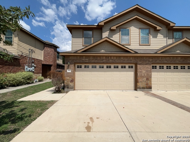 Listing photo id 33 for 957 Floating Star