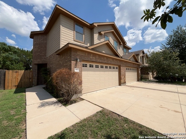 Listing photo id 34 for 957 Floating Star