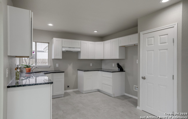 Image 12 of 25 For 6066 Whispering Lake