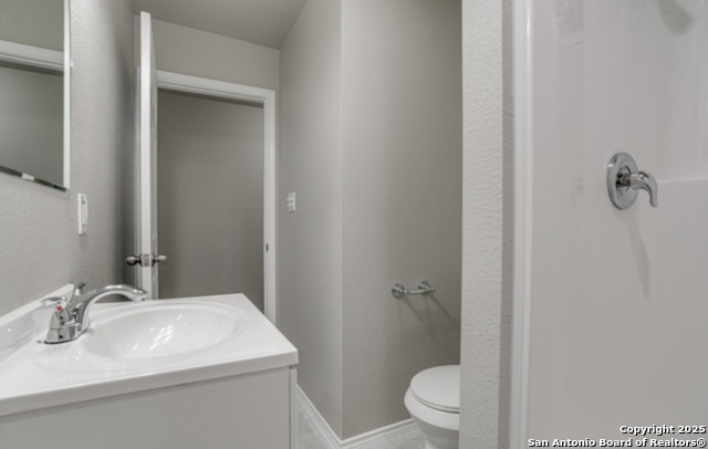 Image 17 of 25 For 6066 Whispering Lake