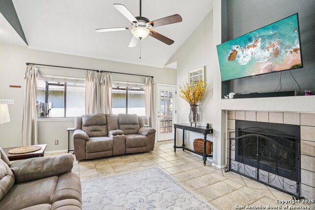 Image 10 of 45 For 5882 Spring Green