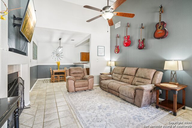 Image 8 of 45 For 5882 Spring Green