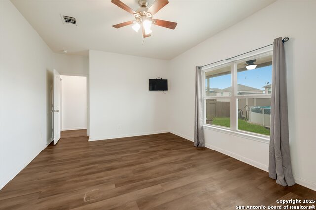 Image 13 of 30 For 15237 Snug Harbor