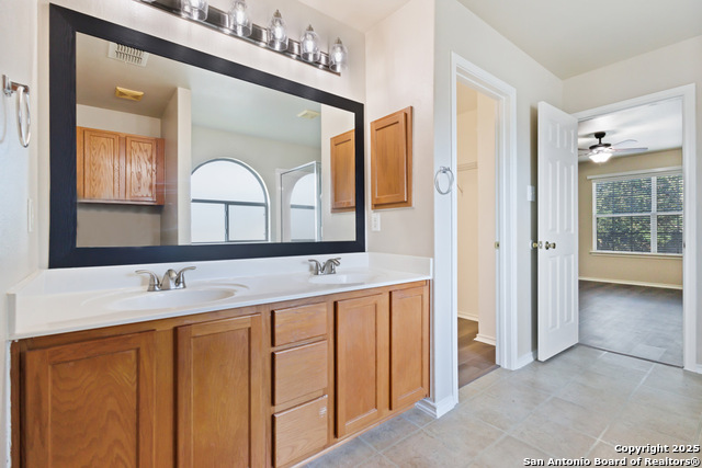 Image 19 of 25 For 8968 Scarlet Creek