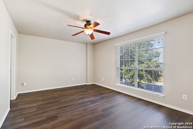 Image 21 of 25 For 8968 Scarlet Creek