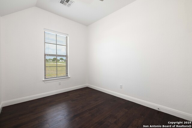 Listing photo id 16 for 212 Ferryboat Lane