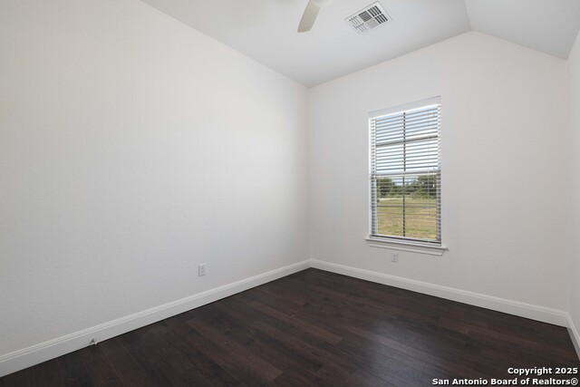 Listing photo id 18 for 212 Ferryboat Lane