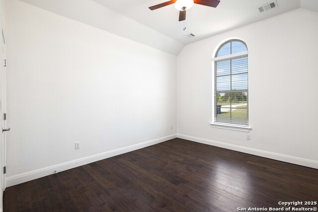 Listing photo id 20 for 212 Ferryboat Lane