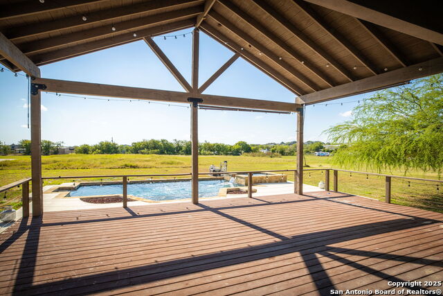 Listing photo id 25 for 212 Ferryboat Lane