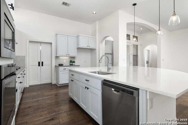 Listing photo id 4 for 212 Ferryboat Lane