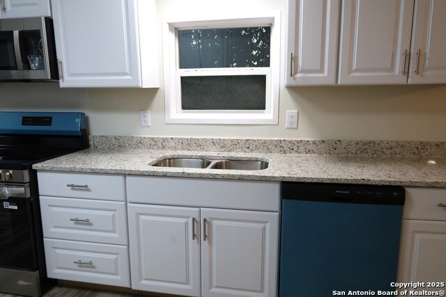 Image 11 of 28 For 620 East Trail