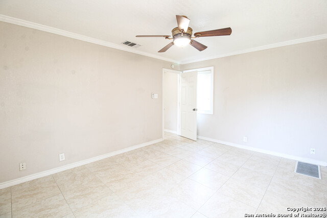 Listing photo id 17 for 14302 Indian Woods