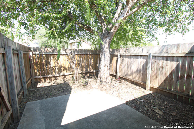 Listing photo id 24 for 14302 Indian Woods