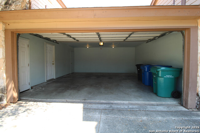 Listing photo id 26 for 14302 Indian Woods