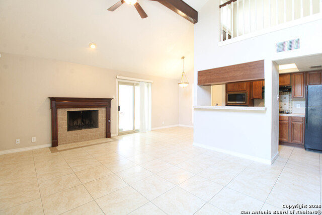 Listing photo id 1 for 14302 Indian Woods