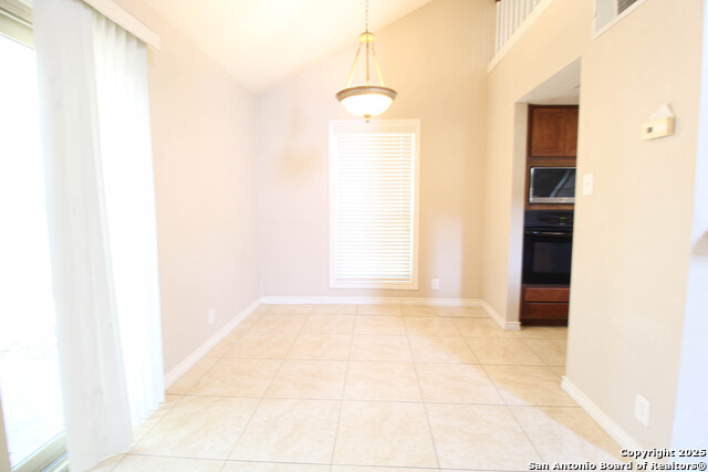 Listing photo id 3 for 14302 Indian Woods