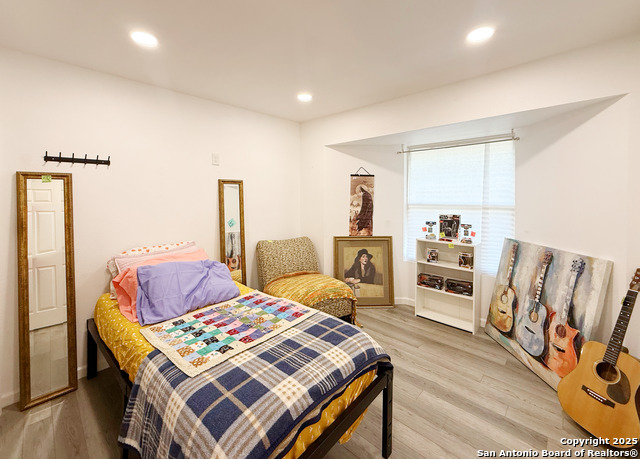 Listing photo id 11 for 11442 Woollcott