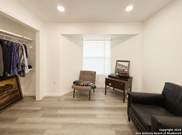 Listing photo id 14 for 11442 Woollcott