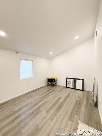 Listing photo id 17 for 11442 Woollcott