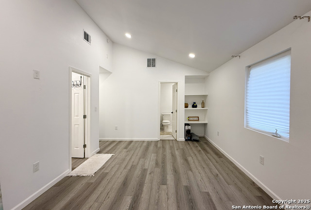 Listing photo id 18 for 11442 Woollcott