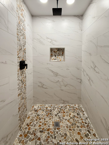 Listing photo id 24 for 11442 Woollcott