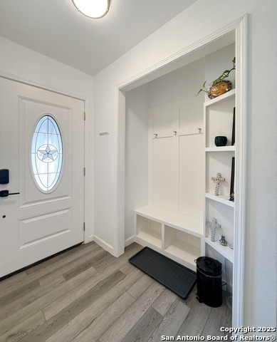 Listing photo id 2 for 11442 Woollcott