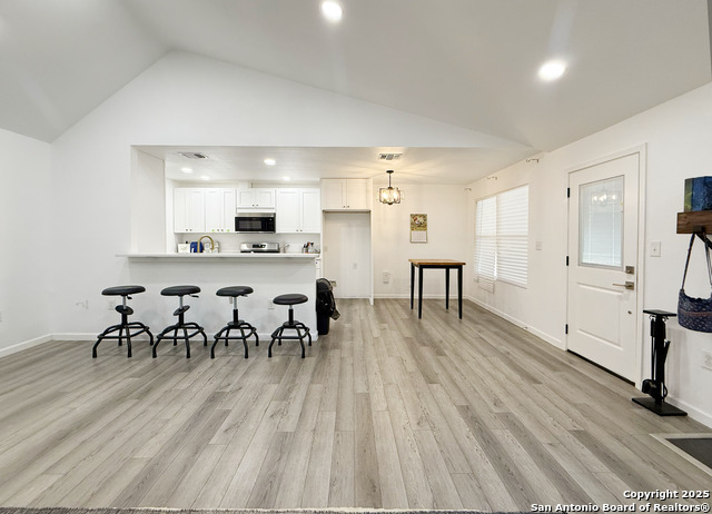 Listing photo id 5 for 11442 Woollcott