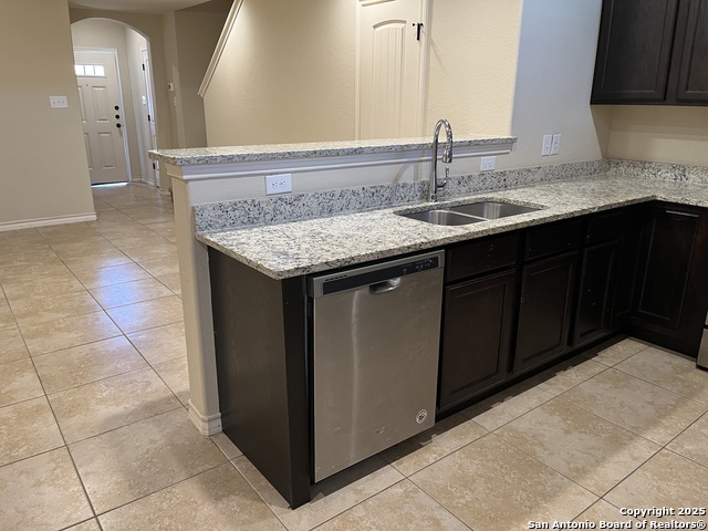 Listing photo id 8 for 6511 Marcel Way 103