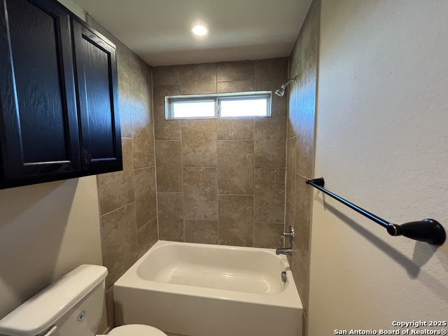 Listing photo id 16 for 6511 Marcel Way 103