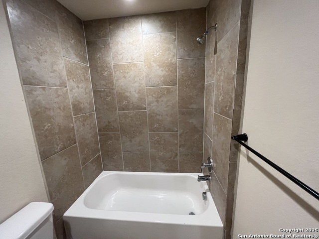 Listing photo id 27 for 6511 Marcel Way 103