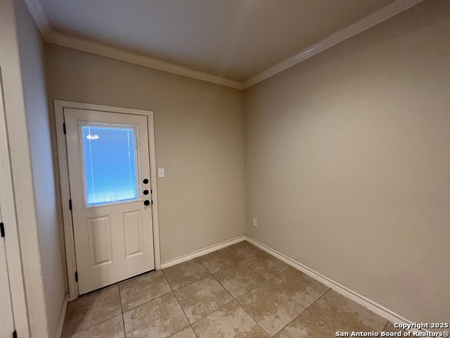 Listing photo id 5 for 6511 Marcel Way 103