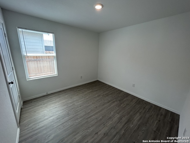 Image 11 of 25 For 4116 Cove Falls