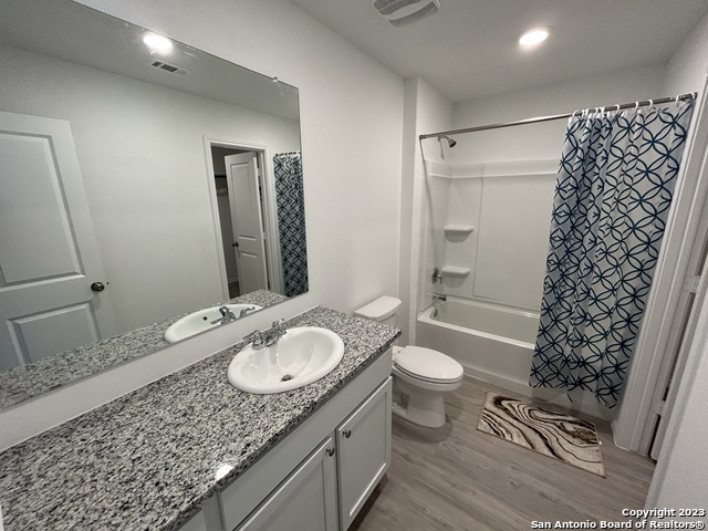 Image 18 of 25 For 4116 Cove Falls