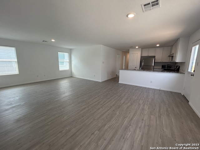 Image 2 of 25 For 4116 Cove Falls