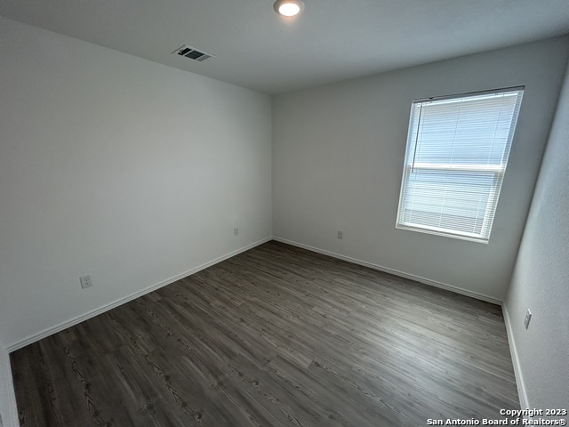 Image 9 of 25 For 4116 Cove Falls