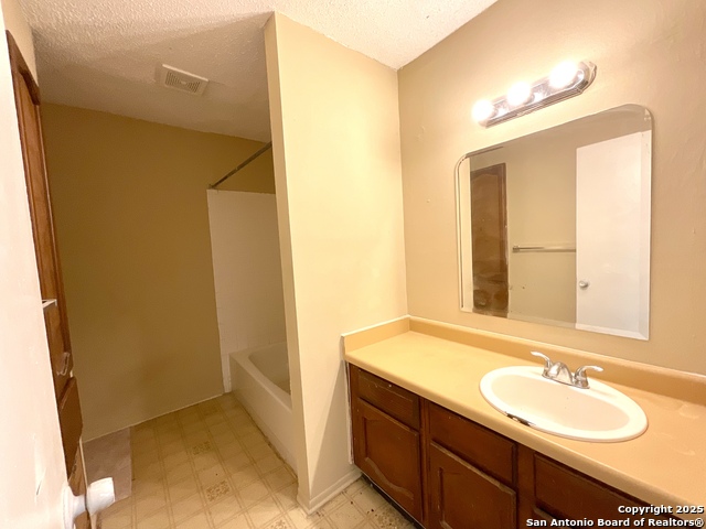 Image 16 of 30 For 8036 Winsford