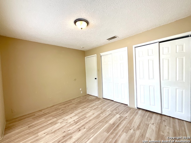 Image 18 of 30 For 8036 Winsford