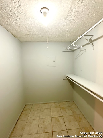 Image 22 of 30 For 8036 Winsford