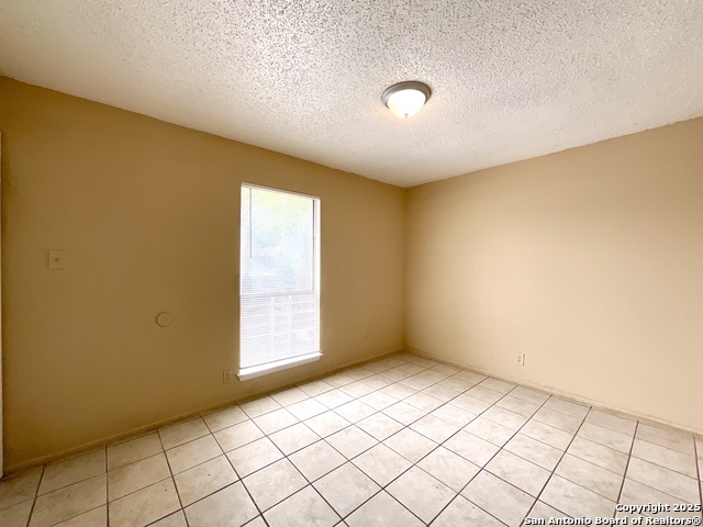 Image 23 of 30 For 8036 Winsford