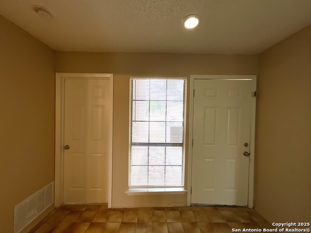 Image 3 of 30 For 8036 Winsford