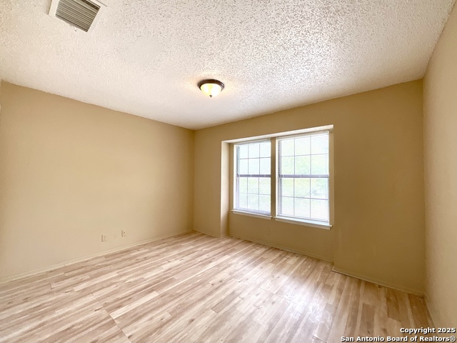 Image 4 of 30 For 8036 Winsford