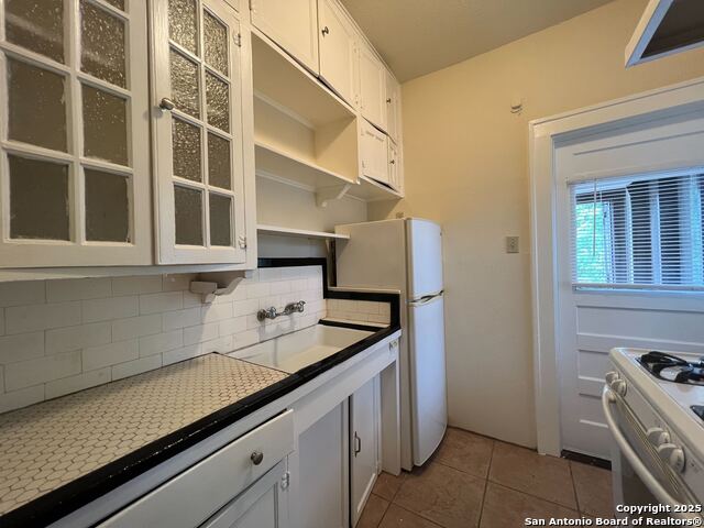 Image 7 of 22 For 127 Craig Pl W 6